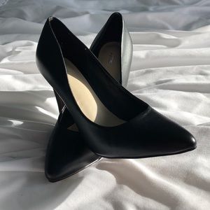 NWOT black heels pumps Apt9 size 7.5 women’s!